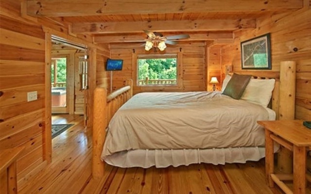 Hidden Treasures 3 Bedroom Cabin