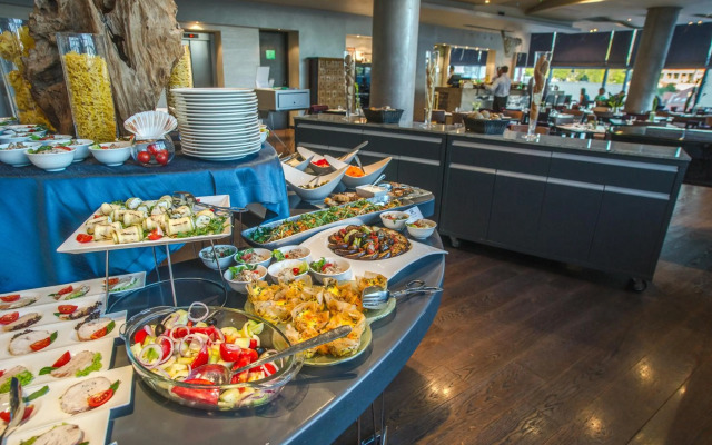 Golden Tulip Zira Belgrade