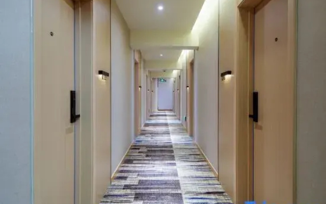 Shell Hotel (Shanghai Lujiazui Renji Hospital East Hospital Branch))