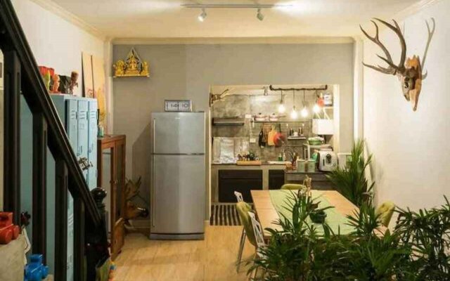 Vacation Townhome near BTS Ekamai