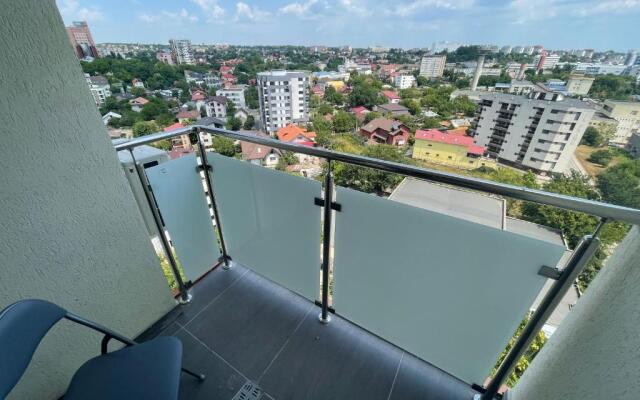 Lazar Towers Studios & Apartments near Palas