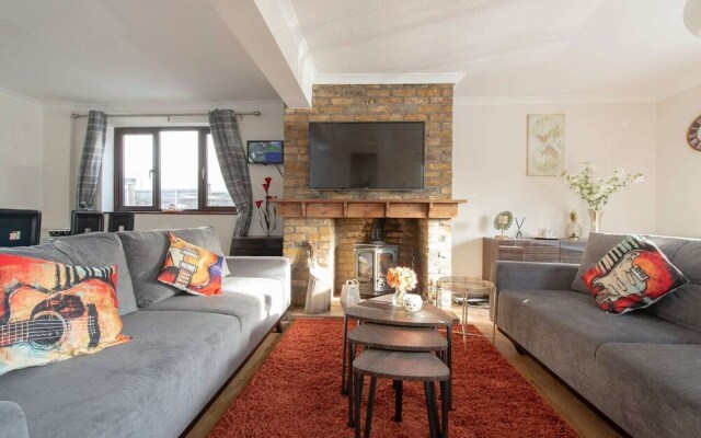 BookedUK - Bungalow House in Roydon