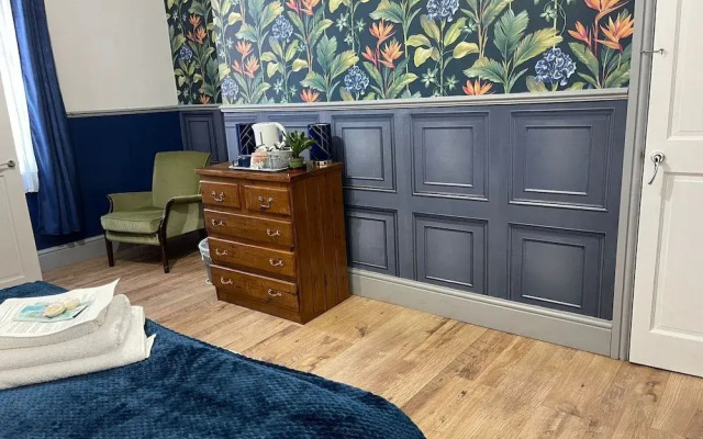 LilyRose Hotel