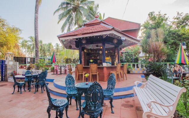 OYO 12902 Home Colourful Studio Home Candolim