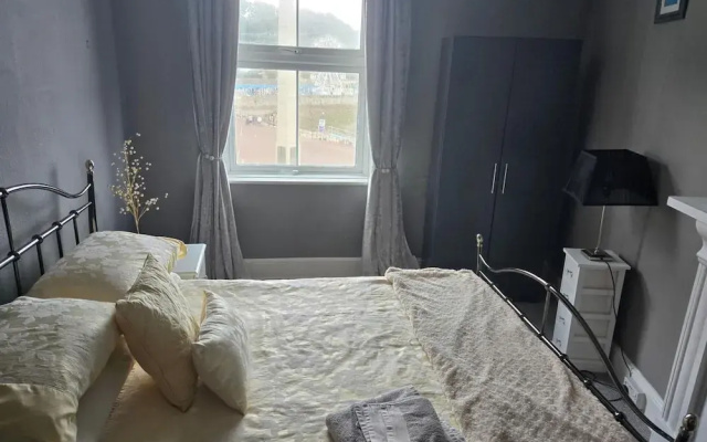 Seaview 2 Double bed Apartment 2nd Floor