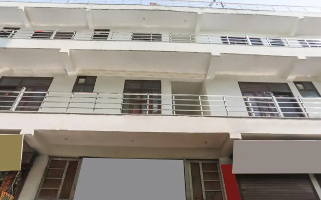 Oyo 84164 Nayra Residency(Grg2381)