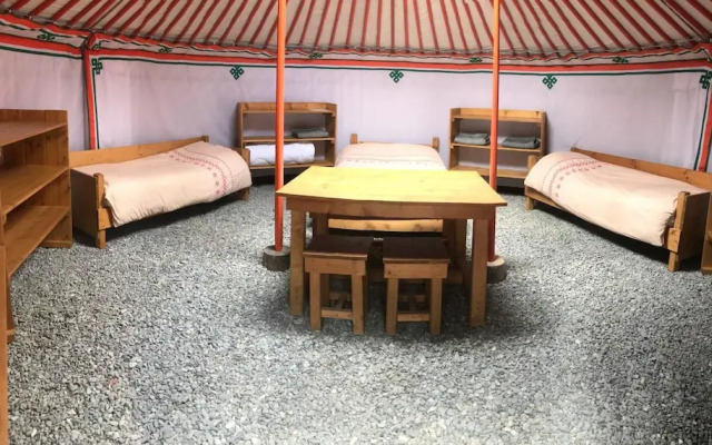 Yourtes de Montagnes Insolites