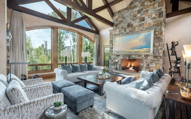 THE Pinnacle by Exceptional Stays