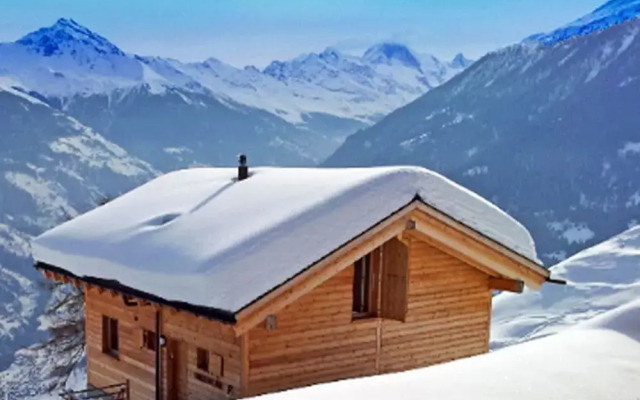 Stylish Chalet With Sauna in Heremence