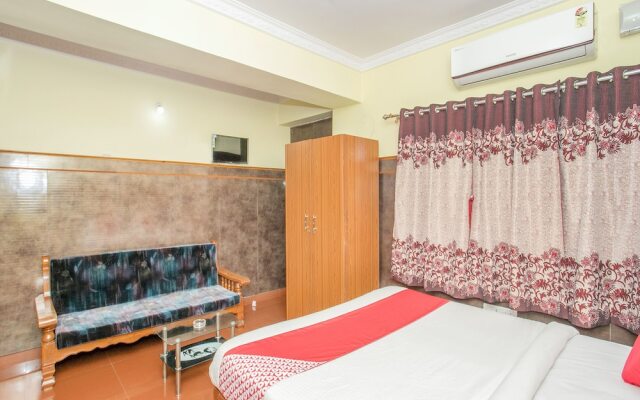 OYO 6889 Elite Deluxe Rooms