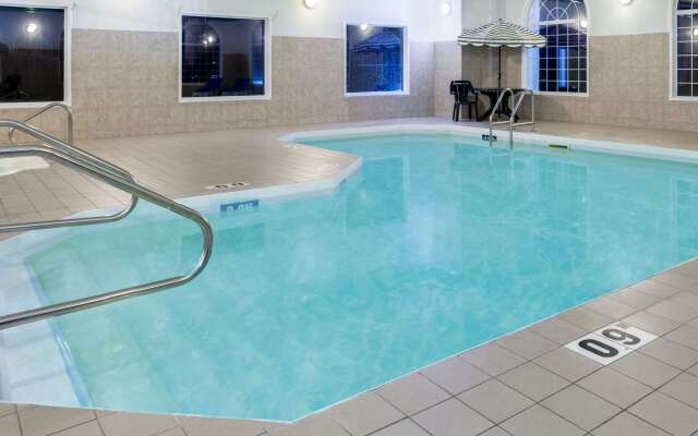 Super 8 by Wyndham Morden