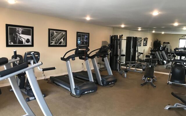 Best Western Swiss Clock Inn