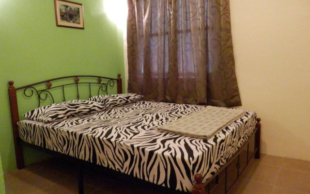 Travellers Planet Hotel & Guest House