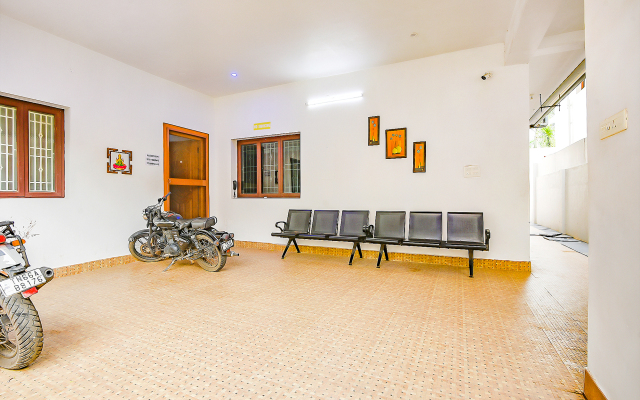 FabHotel Joy's Residency