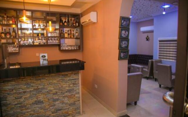 Consort Luxury Suites