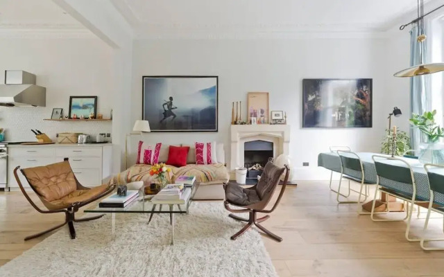 Gorgeous & Grand 5 Bed House, Holland Park