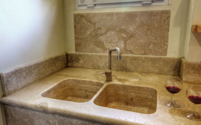 Luxurious Villa in Monte San Savino with Jacuzzi