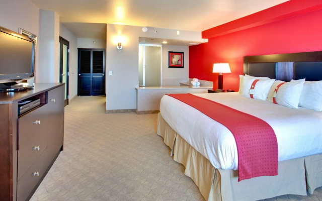 DoubleTree by Hilton Fullerton