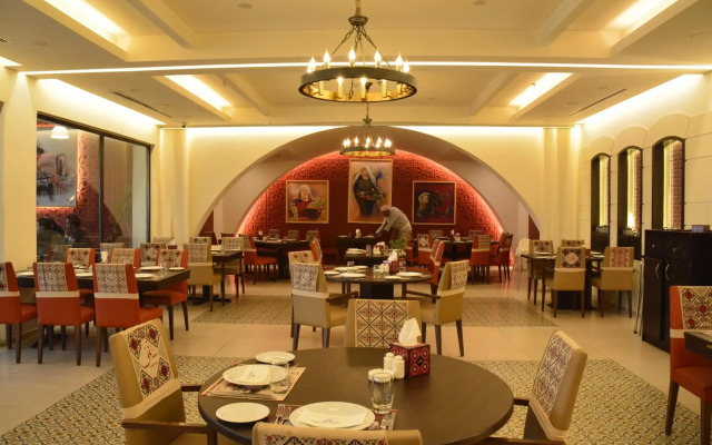 Saray Hotel