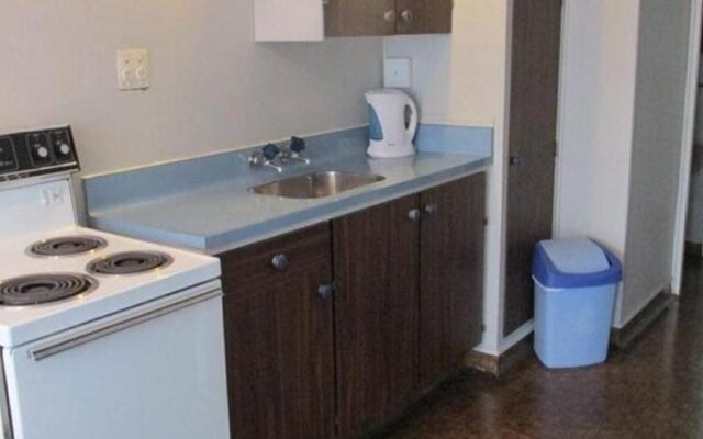 Camberley Court Motel