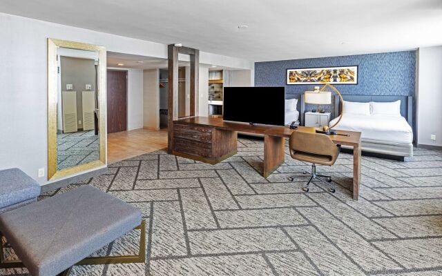 DoubleTree by Hilton Tulsa Downtown