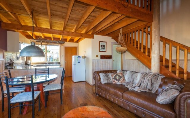 Aarlaur 1- Loft Style Townhouse in Jindabyne