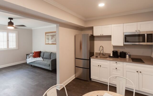 New Orleans Courtyard Hotel and Suites by the French Quarter