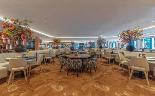 Отель Van der Valk Schiphol A4