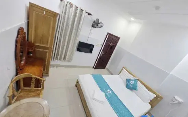 Ha Vy Hotel Quan 9