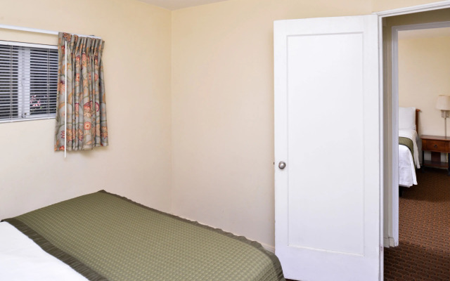 Travelodge by Wyndham Eugene Downtown/University of Oregon