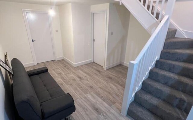 Spacious Luxury 2 Bedroom Apartment, Station 1min