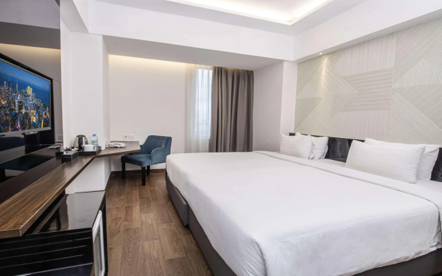 Golden Tulip Essential Makassar