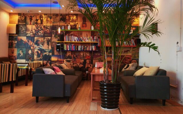 Cather Of The Light Youth Hostel