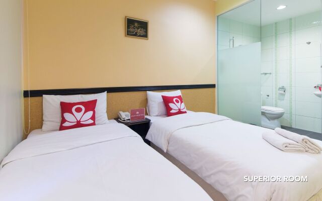 OYO 151 Twin Hotel