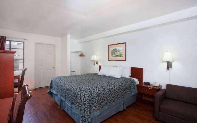 Days Inn by Wyndham Orange Anaheim