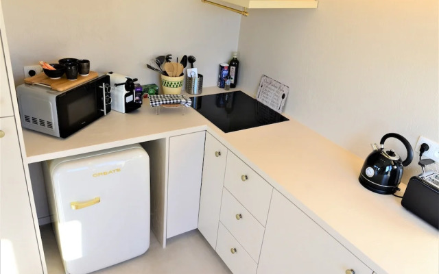 SLEEP INN ANTWERP - Japandi Lofts