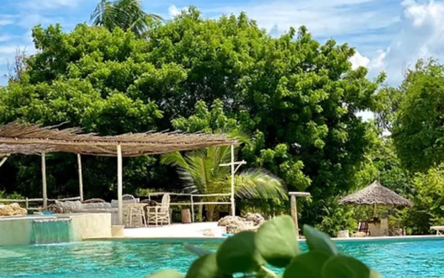 Rock And Sea Resort,baobab Suite