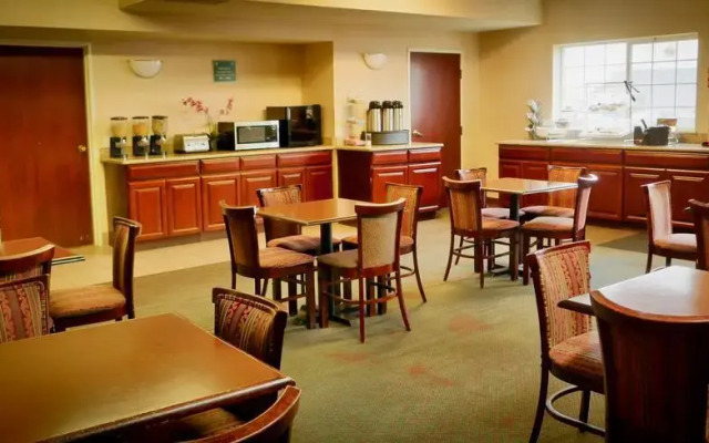 Portland Suites Airport East