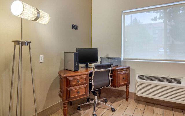 Quality Inn & Suites Lakewood - Denver Southwest