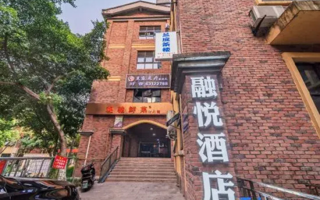 hotelImage