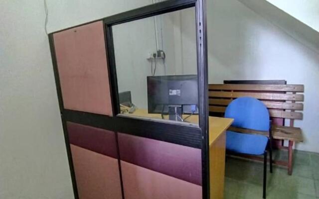 SPOT ON 90179 Moza Inn