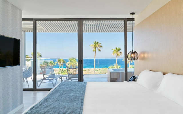 Leonardo Crystal Cove & Spa by the sea - Adults Only