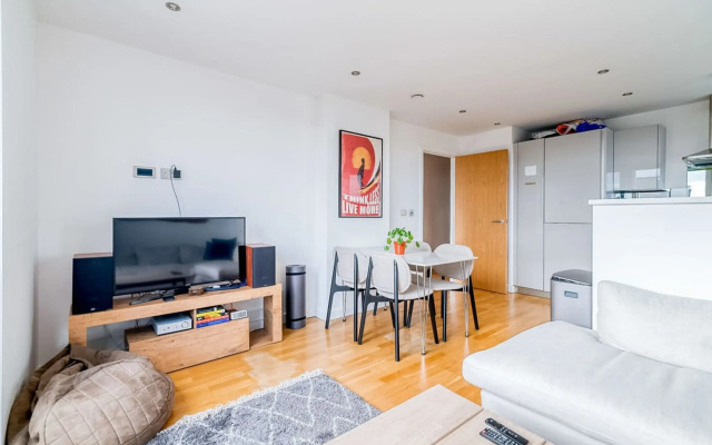 Modern Bermondsey Apartment