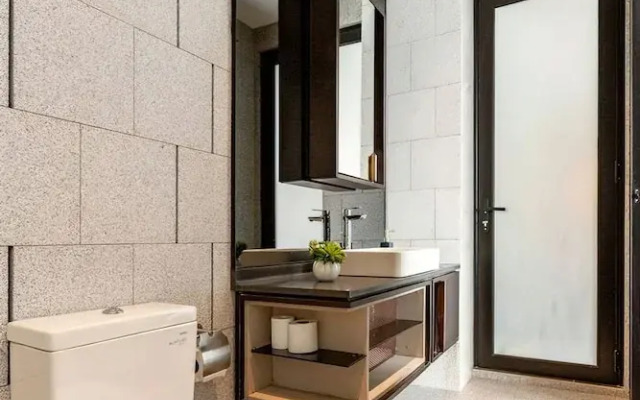 Scarletz Suites KLCC by Emily in Town