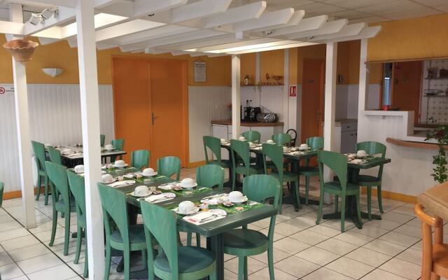 Fasthôtel Paris Ouest - Plaisir