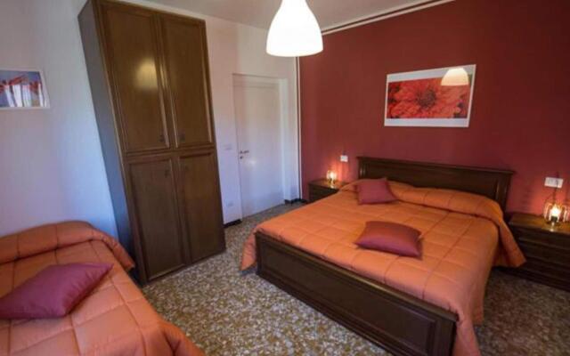 Majestic holiday home in Montefalcone Appennino with garden