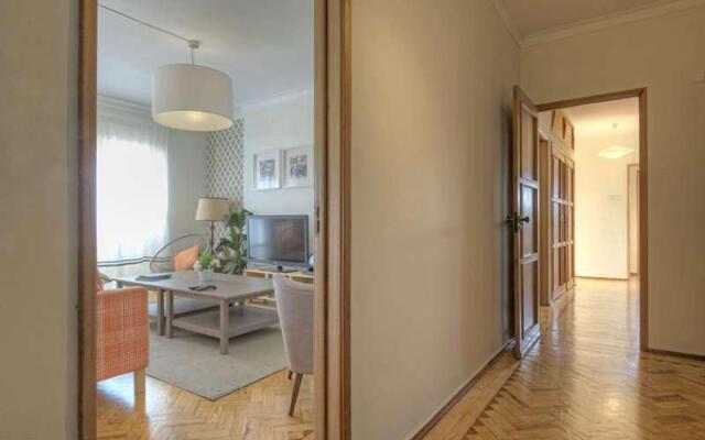 Santa Apolonia 7D - 6 Bedrooms