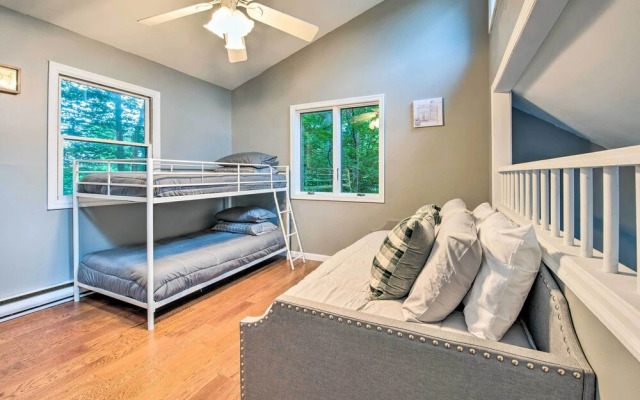 Poconos House w/ Large Deck, Gas Grill & Fire Pit!