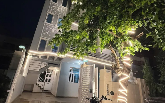 The Gleam Hotel