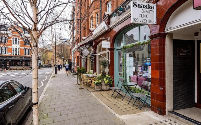 Stunning Apartment in Fashionable Marylebone by Underthedoormat